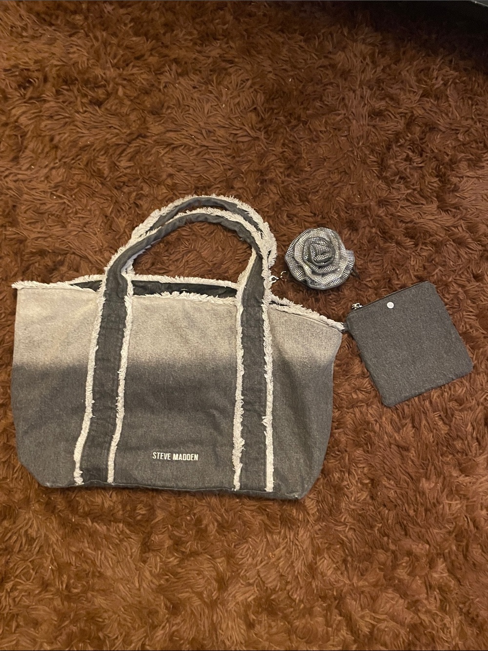 Steve Madden Gray Ombre Tote Bag with Removable Pouches Jean material